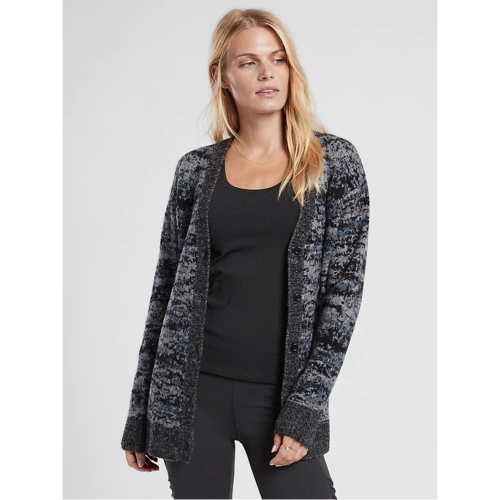 Athleta “Westlake” extra fine merino wool v-neck cardigan sweater (XS)